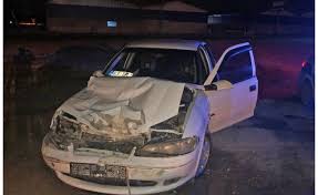 Şanlıurfa’da otomobil taşa çarptı: 3 yaralı