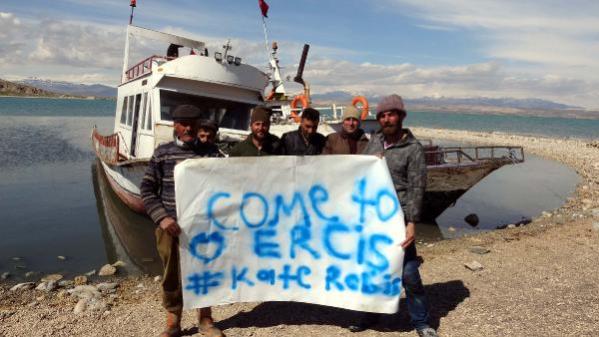 Ercişli balıkçılardan, Astronot Kate Rubins’e pankartlı davet