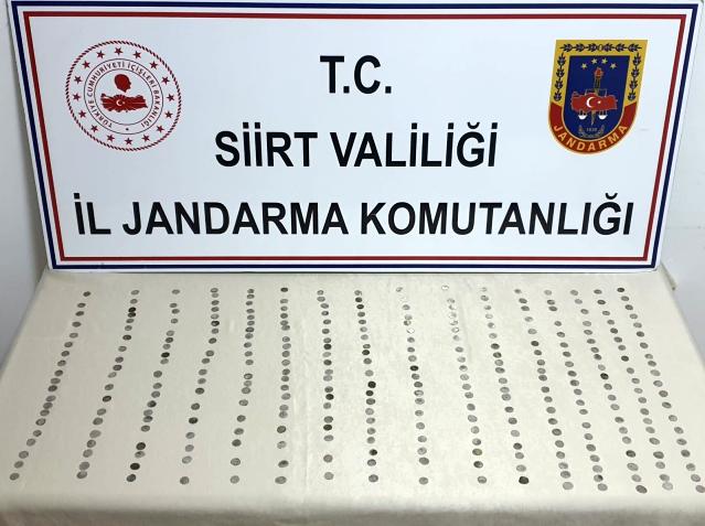 Siirt’te Roma dönemine ait 321 gümüş sikke ele geçirildi