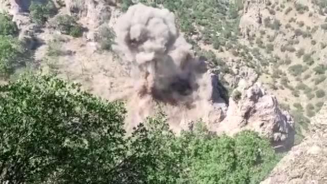 PKK’lı teröristlere ait sığınaklarda patlayıcı ve yaşam malzemesi ele geçirildi