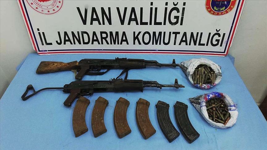 Van’da PKK’lı teröristlere ait mühimmat ve yaşam malzemeleri ele geçirildi