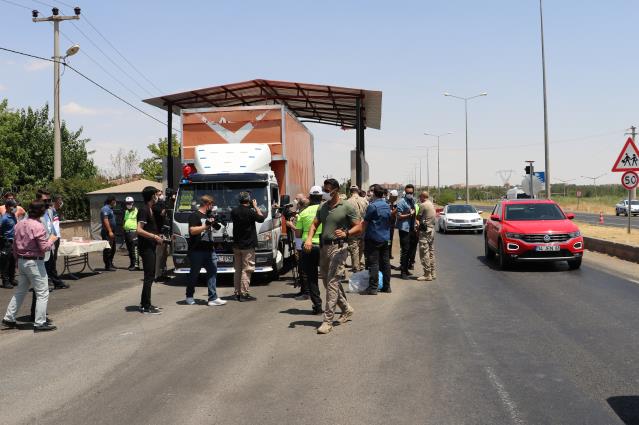 Diyarbakır Valisi Karaloğlu, bayram tatili trafiğini havadan ve karadan denetledi