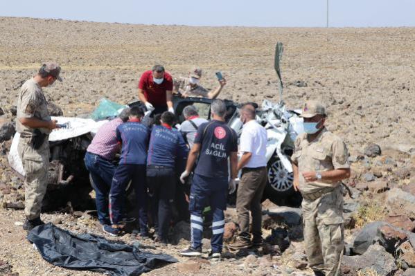 Jandarma, kazada ölen otomobilin sürücüsünün çalan telefonundan acı haberi verdi