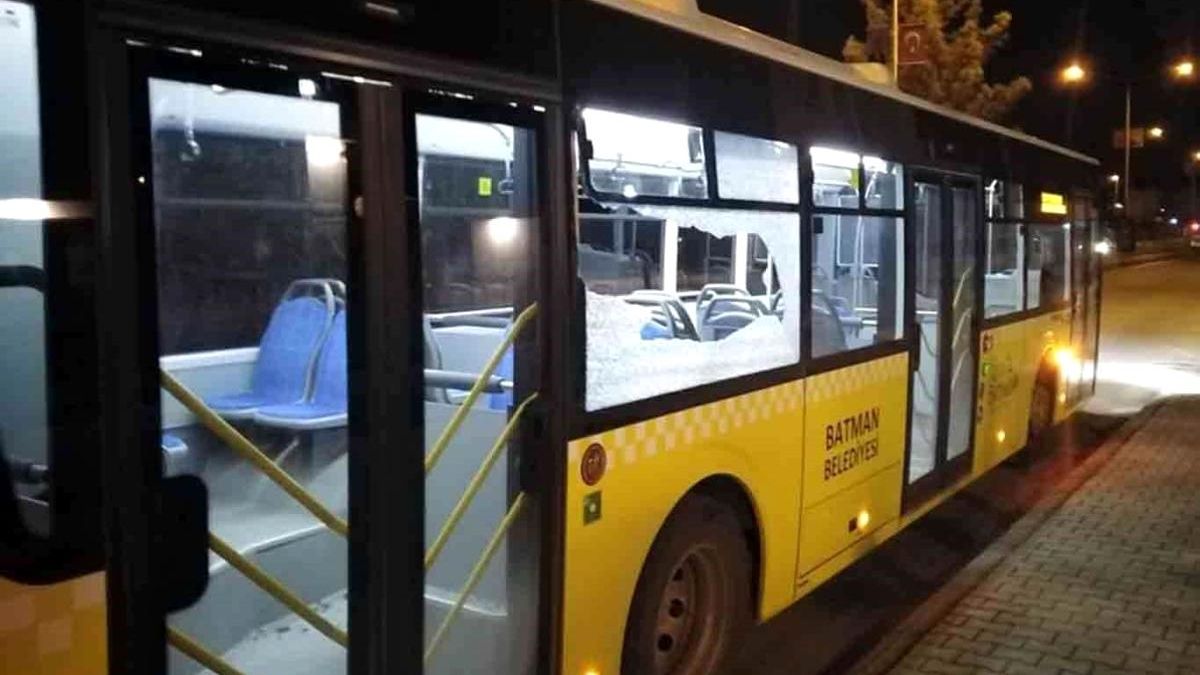 Batman’da halk otobüslerine saldıran şüpheliler yakalandı