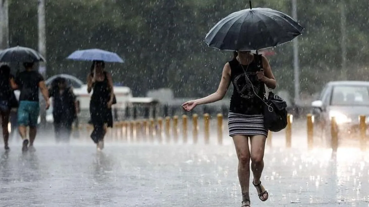 Meteoroloji’den hafta sonu için sağanak yağış uyarısı: Sel ve su baskını olabilir