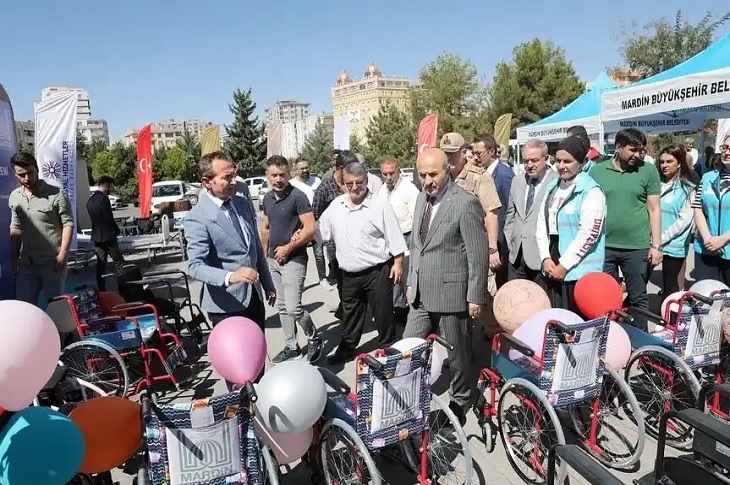 Mardin’de engelli ile yaşlı vatandaşlara medikal malzeme desteği