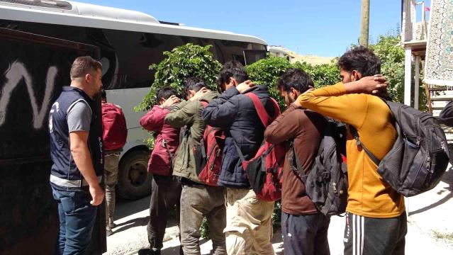 Van’da 16 düzensiz göçmen yakalandı