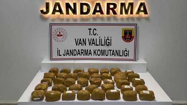 Van’da uyuşturucu satıcılarına yönelik operasyonlarda 22 zanlı hakkında işlem yapıldı