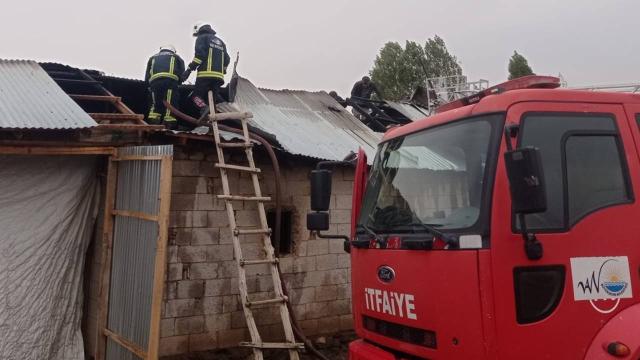 Van’da tandır evinde çıkan yangın hasara neden oldu