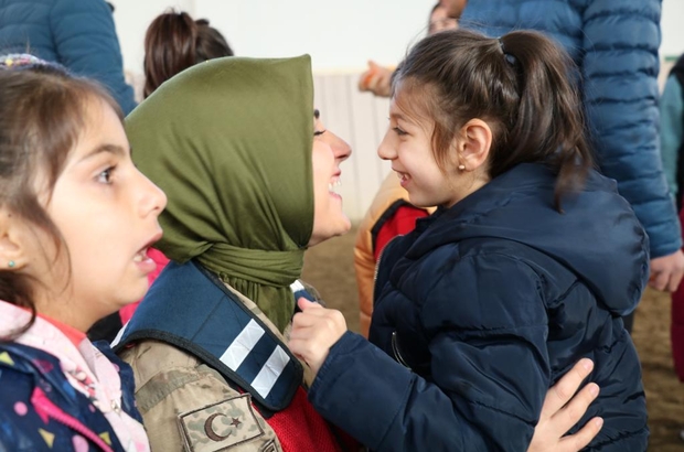 Van’da 90 gönüllü “öğretmen” çocukları geleceğe hazırlıyor