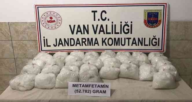 Gürpınar’da 52 kilo 782 gram metamfetamin ele geçirildi