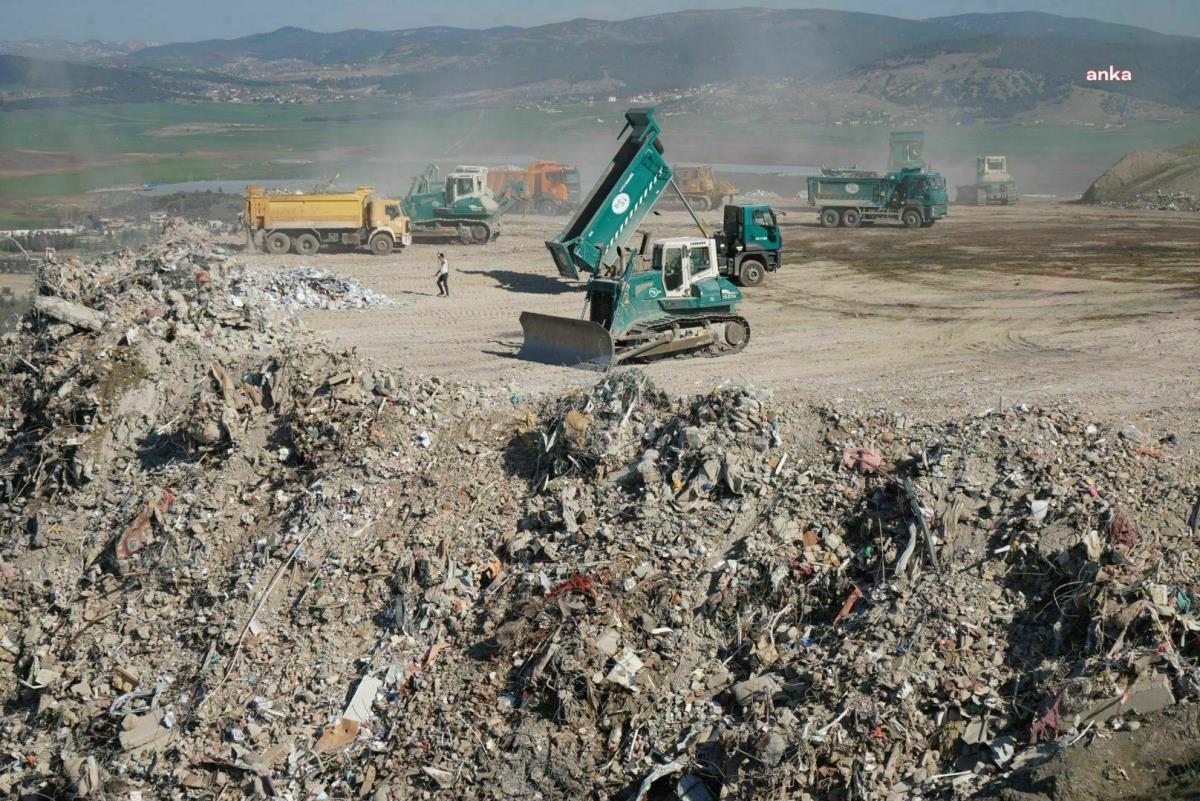 Malatya’da Deprem Konutu İhalesi, Eski AKP Muş Milletvekili Aday Adayının da Aralarında Olduğu 3 Şirkete Verildi