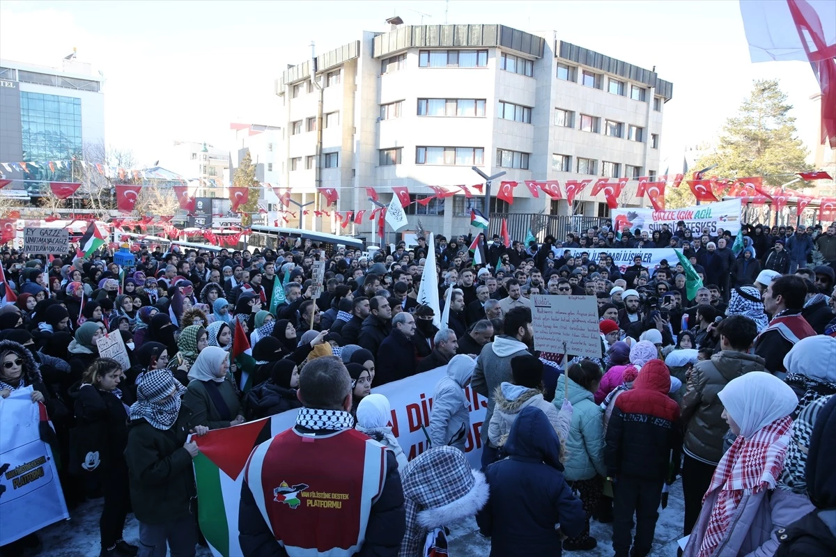 Van ve Muş’ta İsrail’in Gazze’ye yönelik saldırıları kınandı