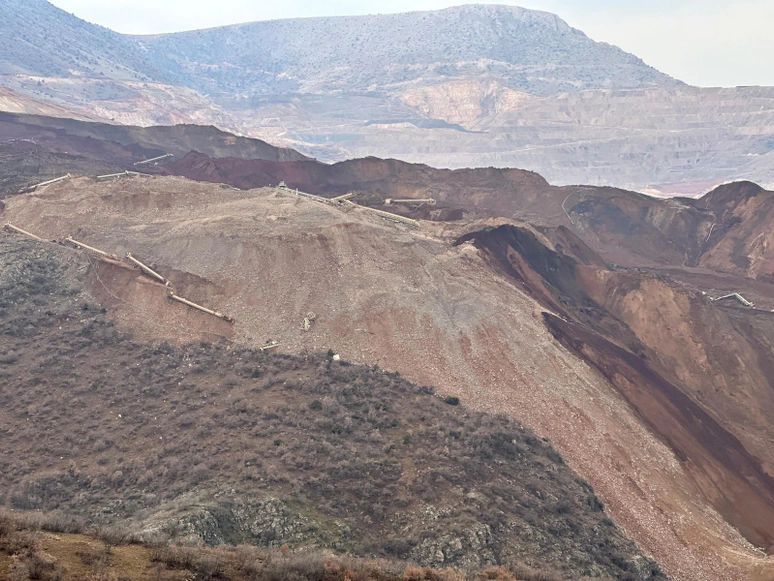 Erzincan’da Altın Madeni Saha Kayması: 9 İşçi Aranıyor