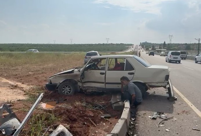 Gaziantep’te Trafik Kazası: Yaralı Sürücü Gözyaşları İçinde!