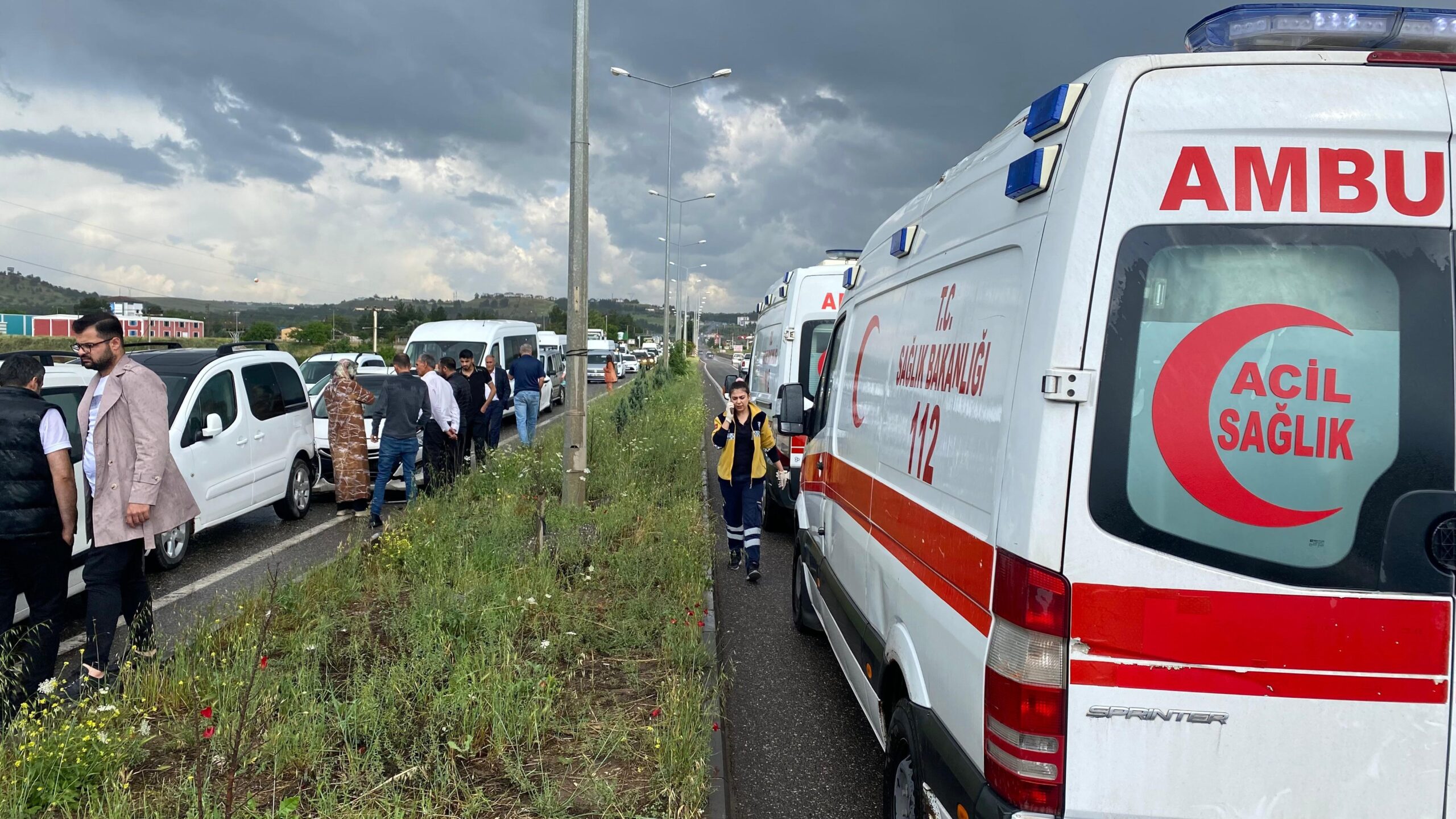 Sur’da 8 Araç Karıştığı Zincirleme Kaza: 2 Yaralı