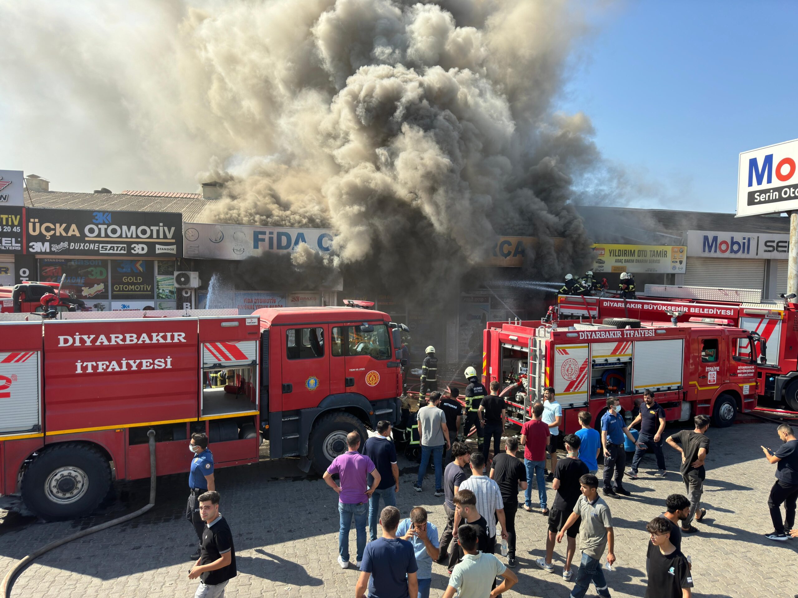 Diyarbakır Kayapınar’da Sanayi Sitesinde Yangın Çıktı