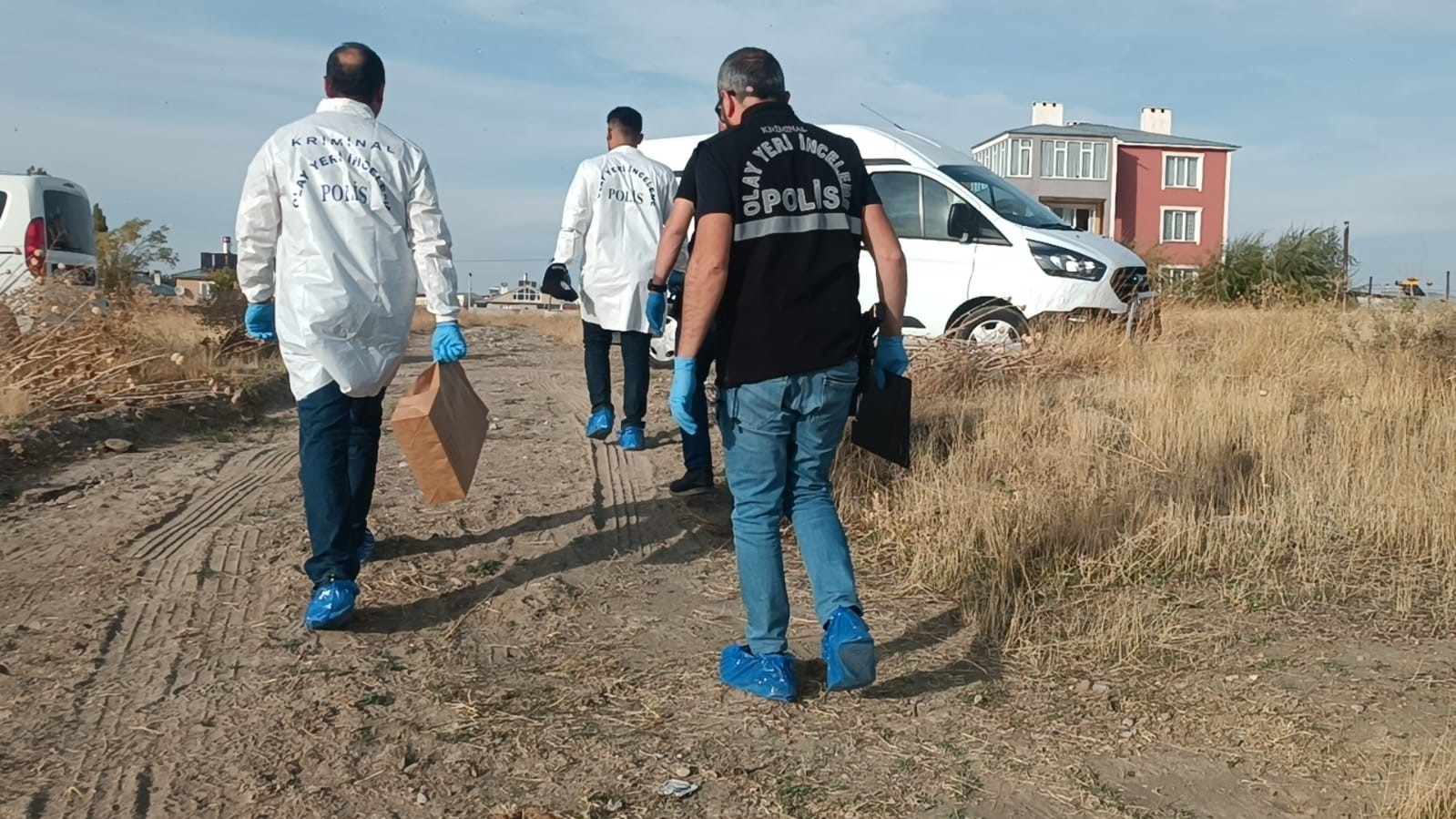 Rojin Kabaiş’e Ait Kıyafet Parçaları Van Gölü Sahilinde Bulundu