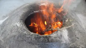 Eşini Kaybeden Kadın Ekmek Üreterek Hayata Tutundu