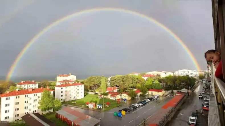 Tatvan’da Yağmur Sonrası Gökkuşağı Şöleni