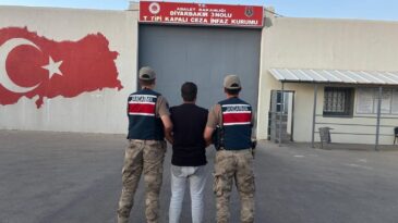 Diyarbakır’da kesinleşmiş hapis cezası ile aranan 2 kişi yakalandı