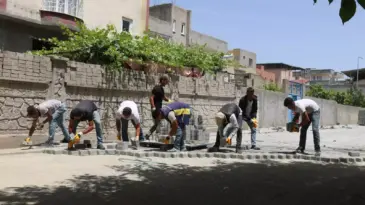 Batman’da 145 bin 500 metrekare kilitli parke taşı döşendi