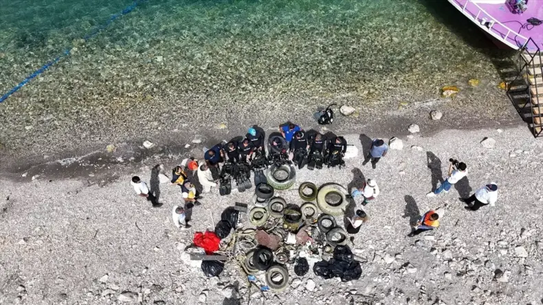 Van Gölü’nde Su Altı Temizliği